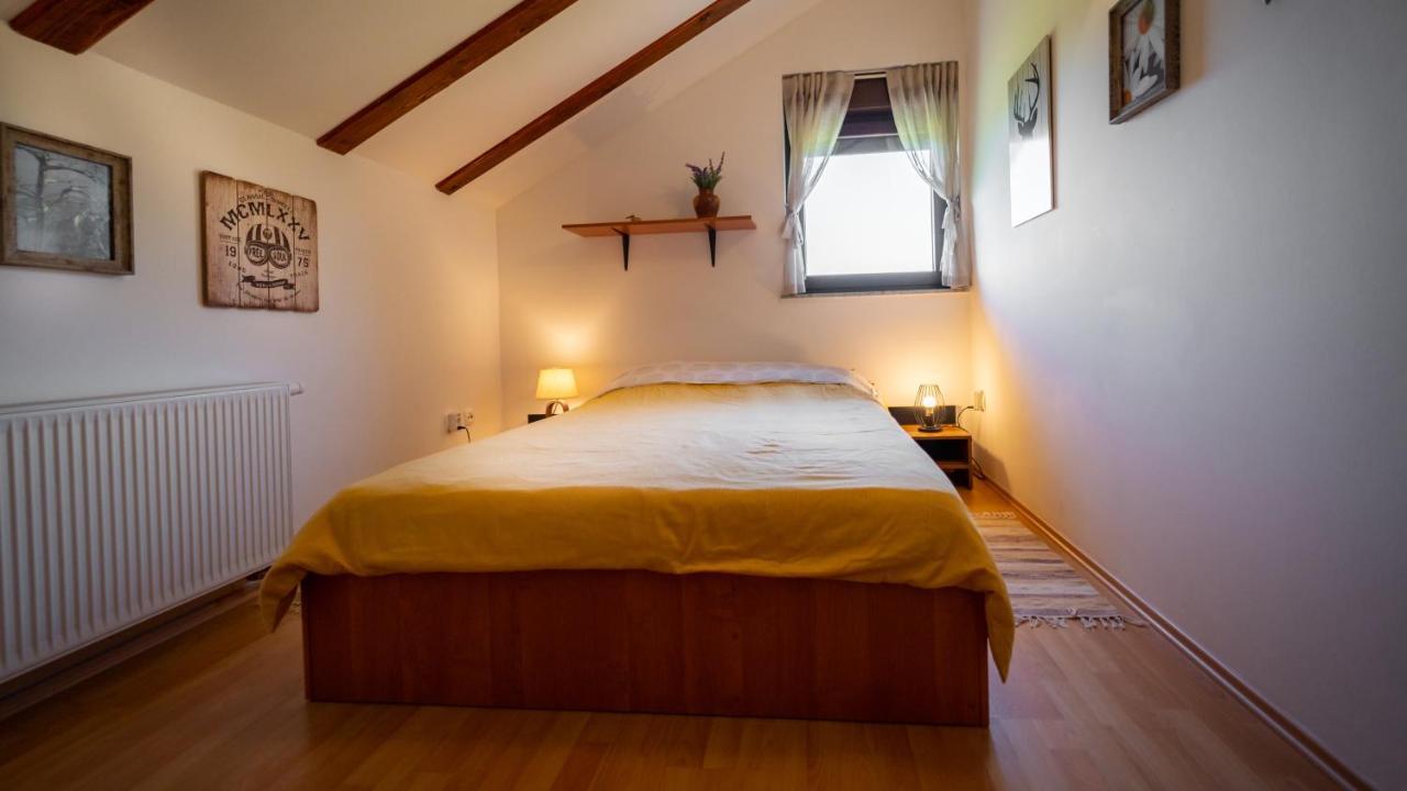 Specious Apartment Manitu In Forest Countryside Fuzine Bagian luar foto